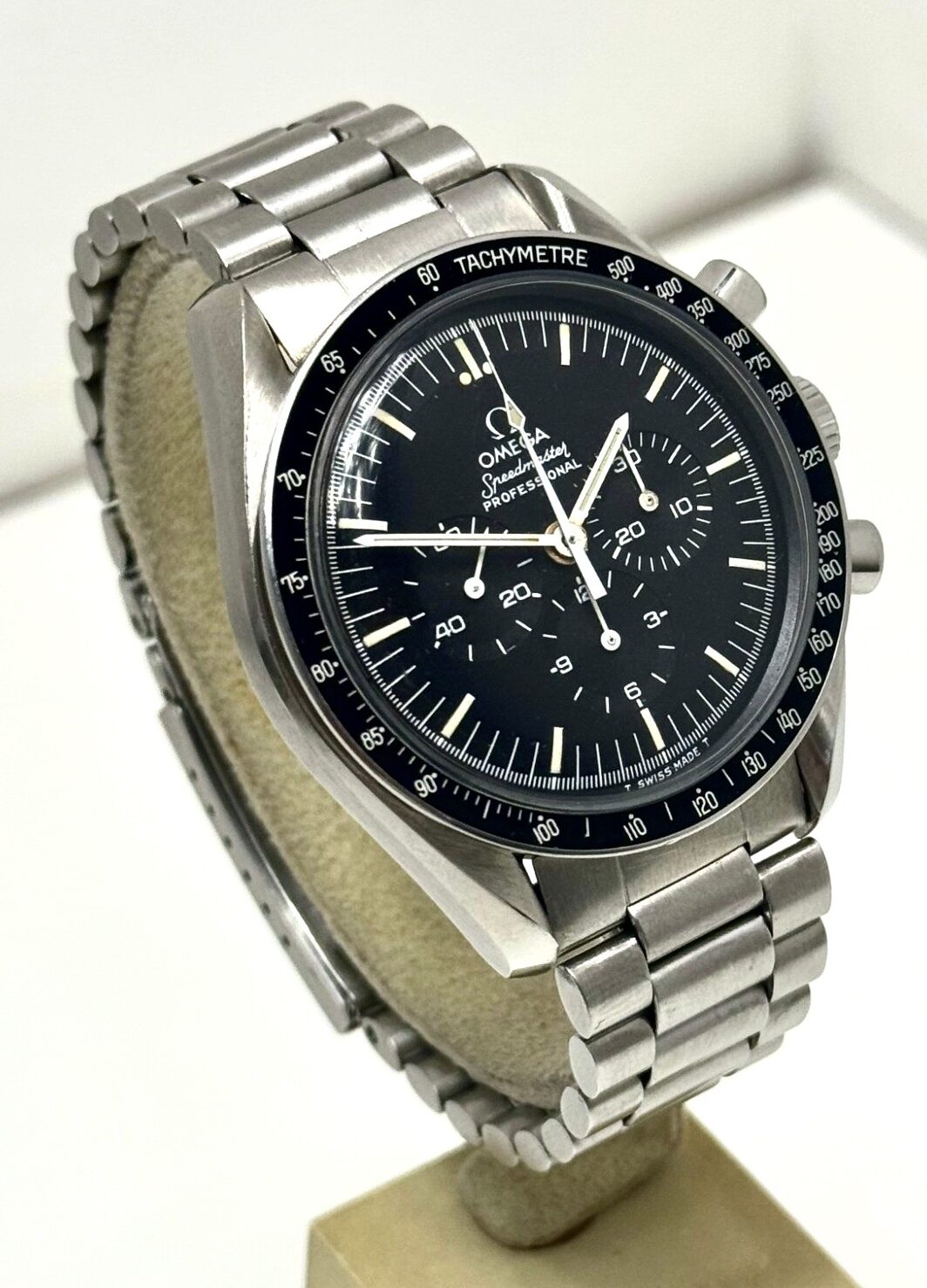 Omega Speedmaster Moonwatch ST145022