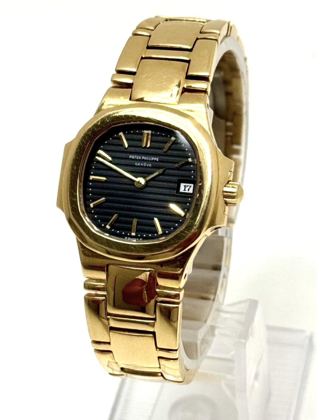 Patek Philippe Nauilus Lady 750 Gelbgold mit Papiere aus 1990